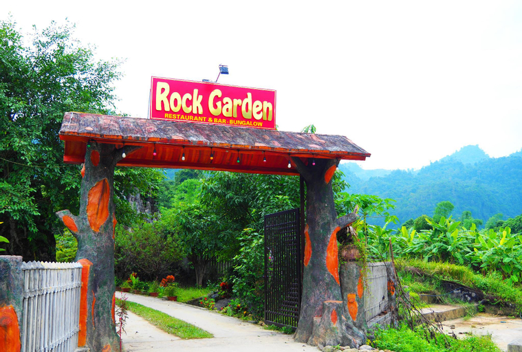 Bungalow dormitory with 3 doublebeds at RockGarden, Vị Xuyên