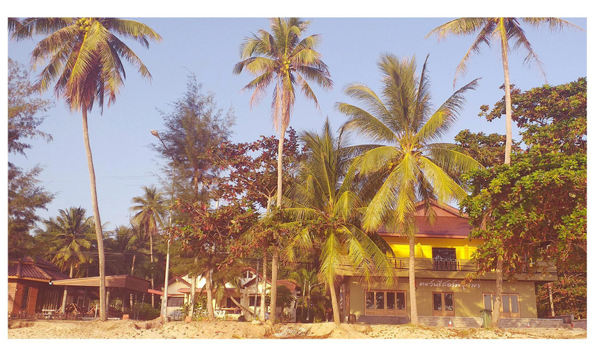 DELUXE Hotel on the Beach-side view- Triple Rooms, Pathiu