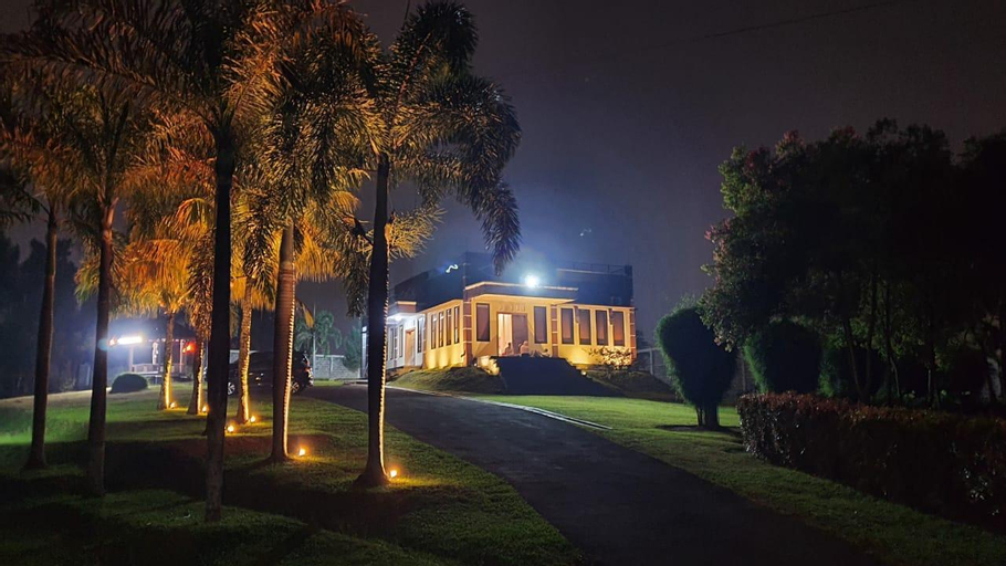 Villa Hanan untuk Keluarga Dengan View Terbaik, Bogor