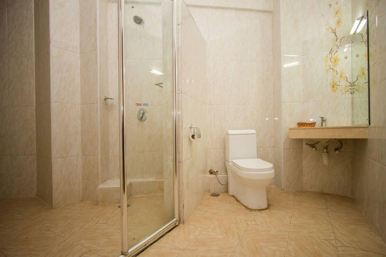 Bathroom 2, Miale The Hotel, Gilgil