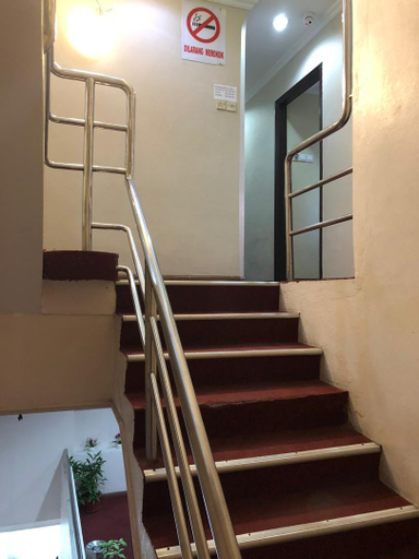 Others 2, Hotel Perdana, Lawas
