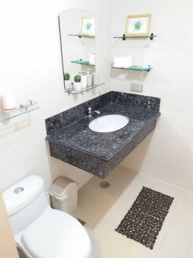 Bedroom 2, Affordable Condotel facing Makati + Netflix + WiFi, Mandaluyong