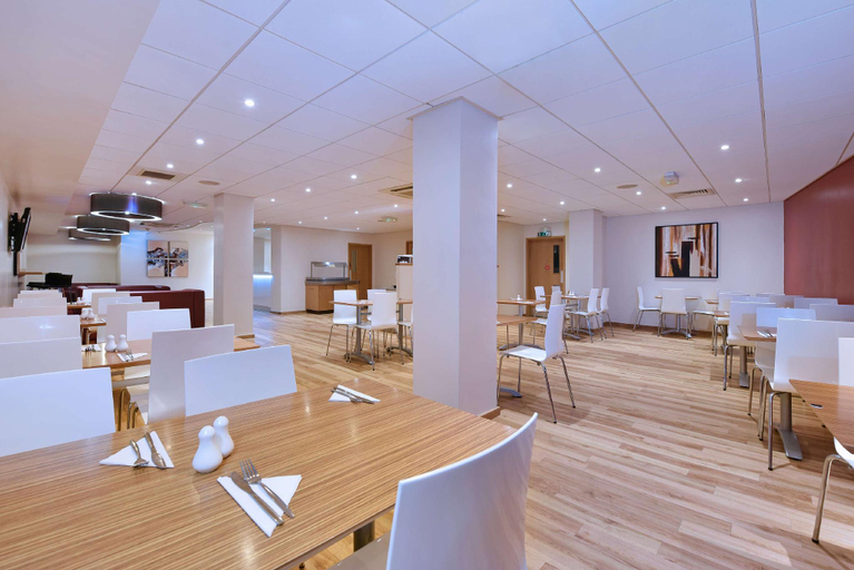 Food & Drinks 5, Travelodge Worcester, Worcestershire