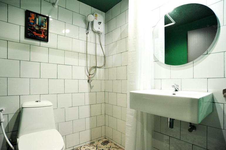 Bedroom 4, (TT-2)TukTuk House 3 BR | 250m from MRT, Khlong Toey