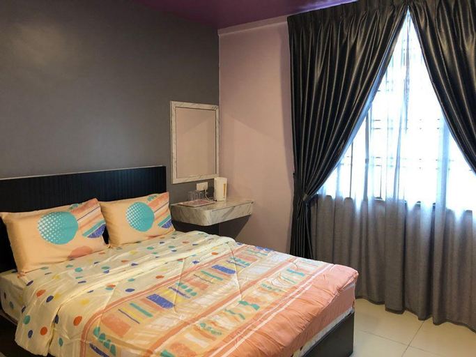 Bedroom 2, Benut HomeStay ( SRI TANJUNG), Pontian
