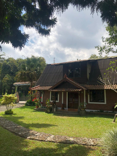 Exterior & Views 1, Tempuran Hills Family Homestay, Sleman