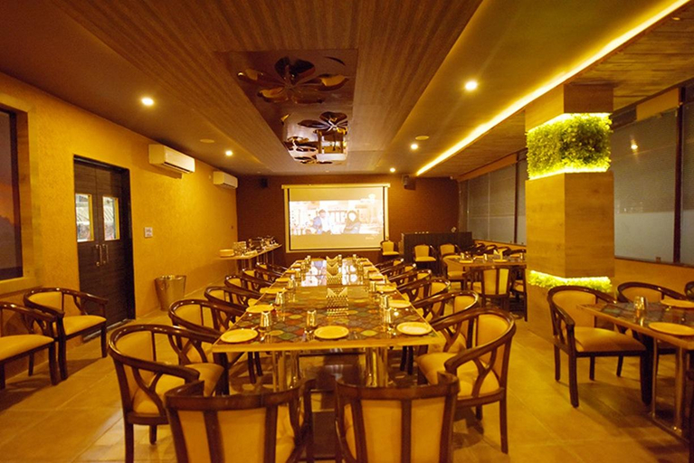 Food & Drinks 5, FabHotel Prime The Bentree, Bhopal