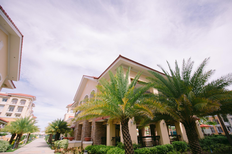 Family 4BR (2 flats) near SM Seaside for 10pax, Cebu City