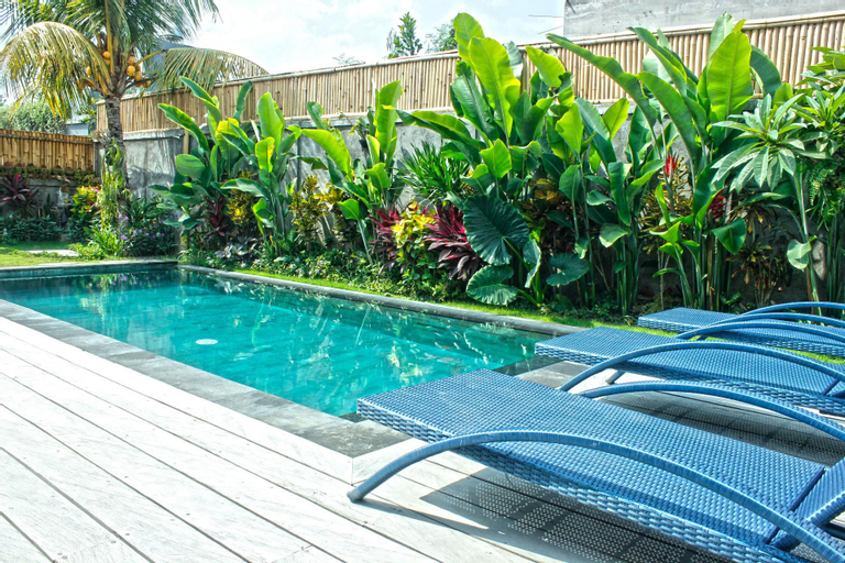 Peaceful House TWN Bed with Pool incl BF in Canggu, Badung