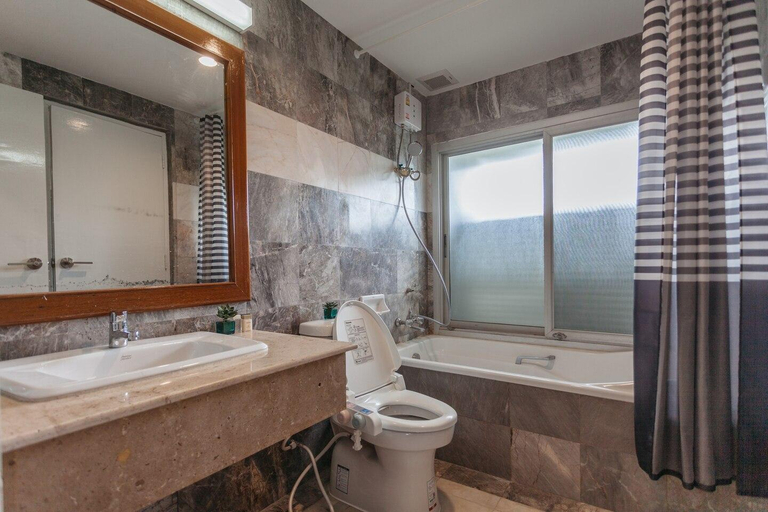 Others 4, F5 3 Bed Rooms Beach house, full kitchen, Klaeng