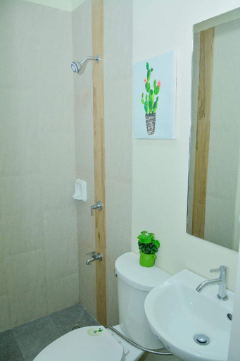 Bathroom 3, Mailz Haven Door E Modern 3BR Apartment near SM, Davao City