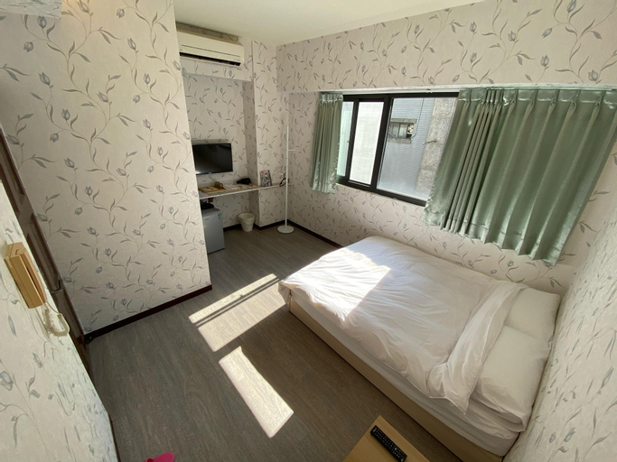 Taichung(Yizhong street)-1916Fountainhead(Room 4B), Taichung