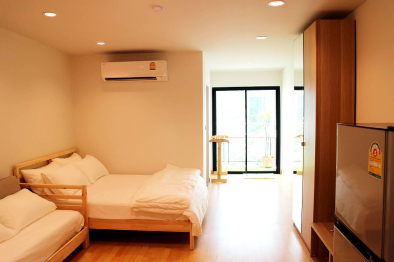 Live like a local in Ekkamai-Floor 2, Wattana
