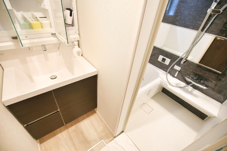 Bedroom 4, Through to Ikebukuro Shinjuku Shibuya & Ginza , Itabashi