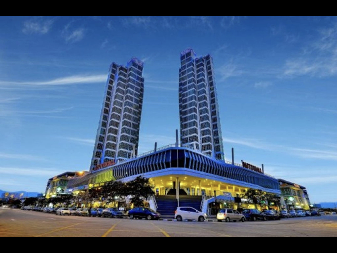 Maritime Luxury Penthouse Suite By The Sea, Penang Island