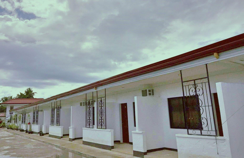 PVC studio 9 - with patio area, high speed WiFi, Panglao