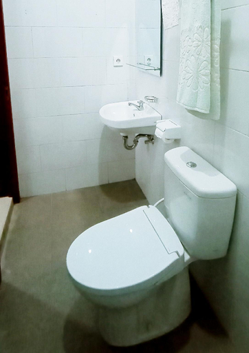 Bathroom 2, Home away from home (1BR at tresna homestay), Gianyar