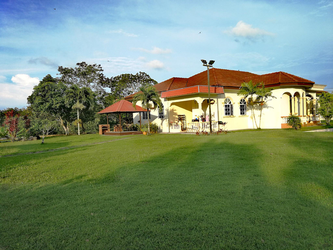 Family Country Villa With Big Kitchen & Garden, Langkawi