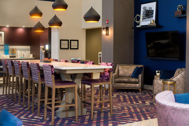Public Area 2, Hampton Inn & Suites by Hilton Warrington Horsham, Bucks