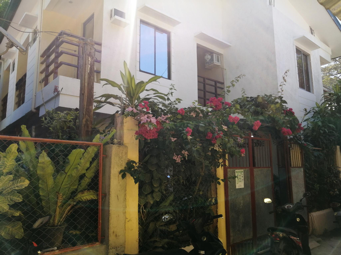 Exterior & Views 2, Nomad's Lodge 5. Walk to the beach & restaurants., El Nido