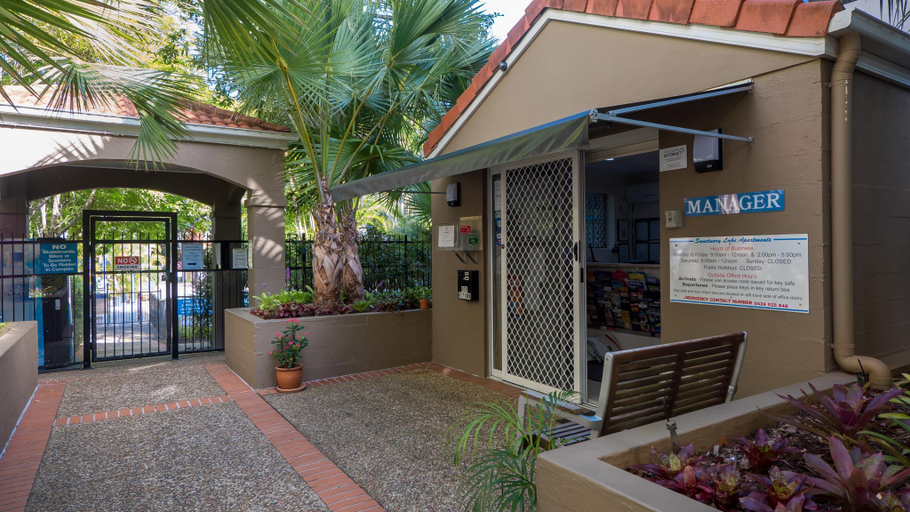 Public Area, Sanctuary Lake Apartments, Gold Coast