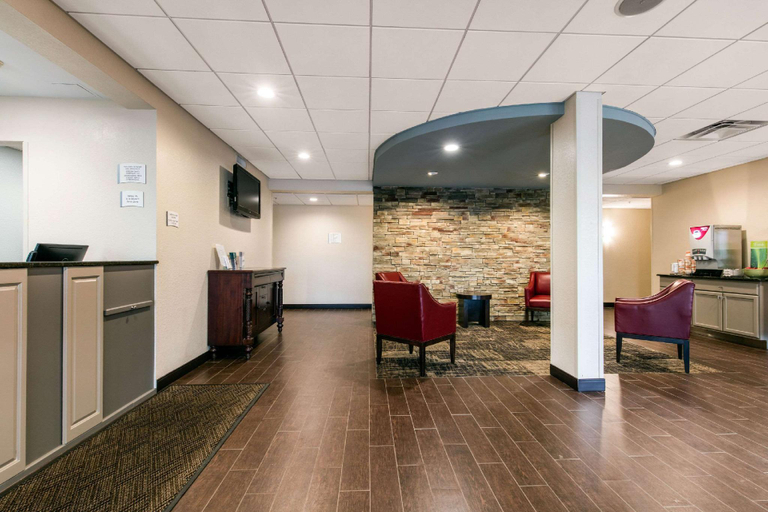 Public Area 2, Quality Inn Valley - West Point, Chambers