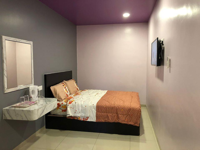 Bedroom 1, Benut HomeStay ( SRI TANJUNG), Pontian