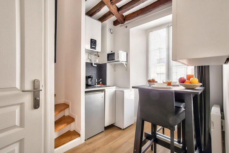 Others 3, Charming Duplex Studio in the heart of Paris, Paris