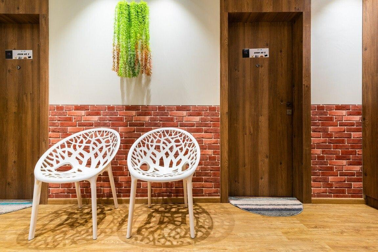 Others 3, King Monarch Room - Living space -wifi , Mumbai Suburban