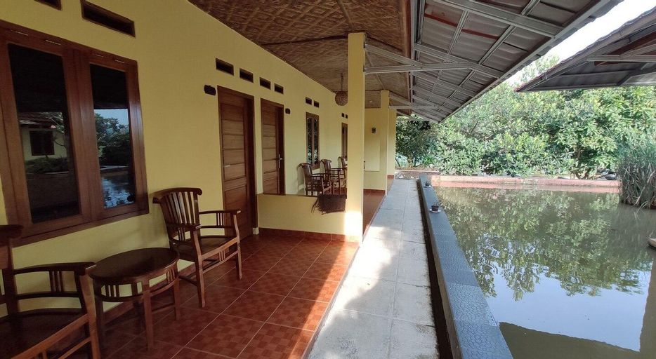 Exterior & Views 4, 3 Kamar Villa Saung Naufal, Sukabumi