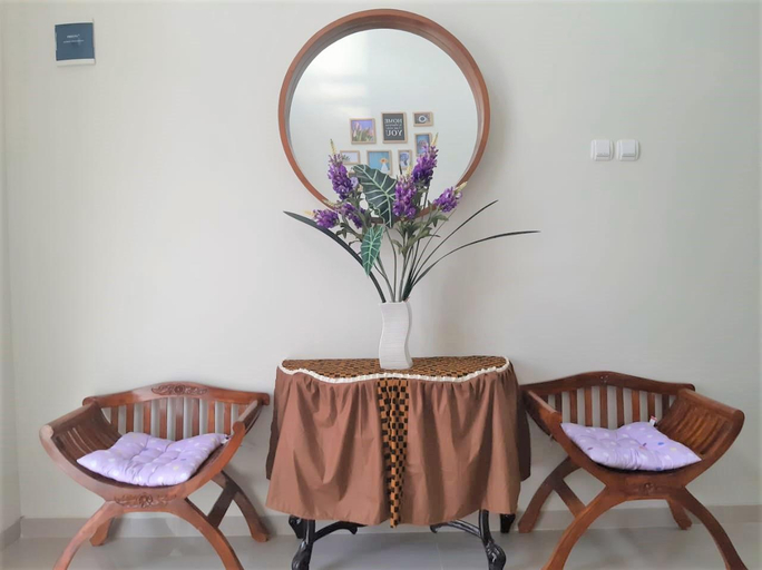 Public Area, Alysahouse - 2 Bedrooms, Malang