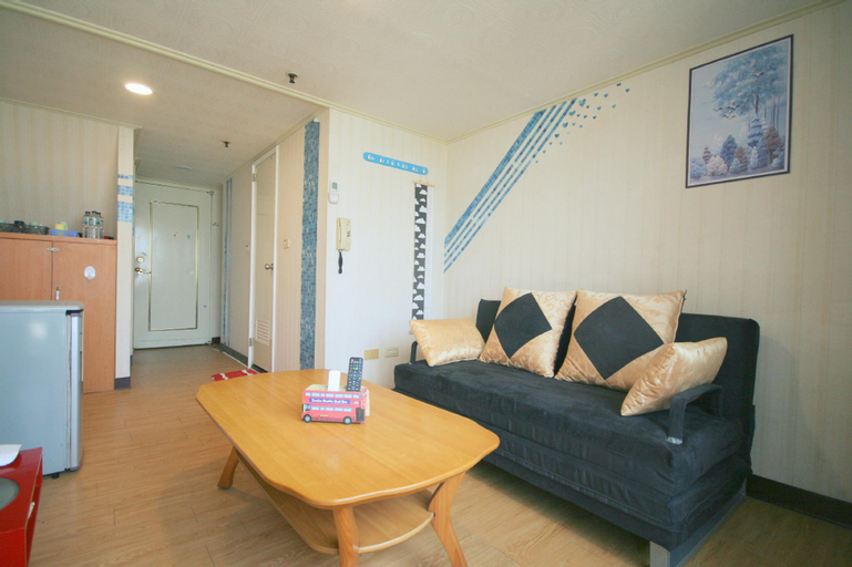 13Taichung City/elevator/live 2-6 people/free wifi, Taichung