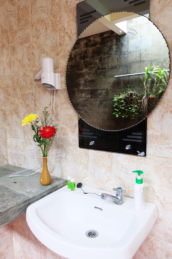 Bathroom 2, Rendira villa 1, Gianyar