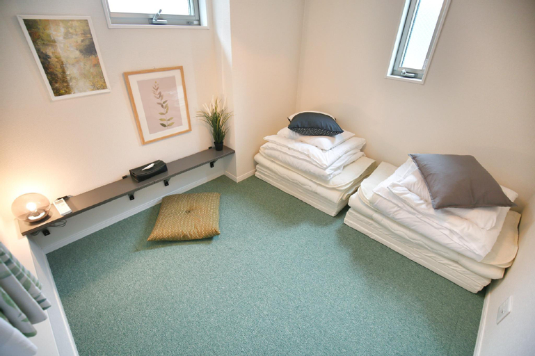 Bedroom 2, Through to Ikebukuro Shinjuku Shibuya & Ginza , Itabashi