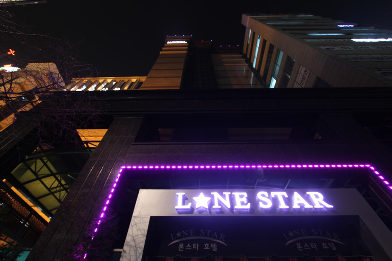 Lone Star Hotel, Dobong