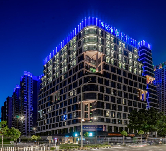 Exterior & Views