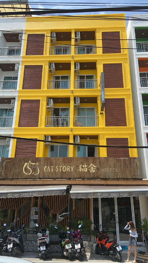 Patong Beach CatThemeHostel kingbed/balcony/lift-9, Phuket Island