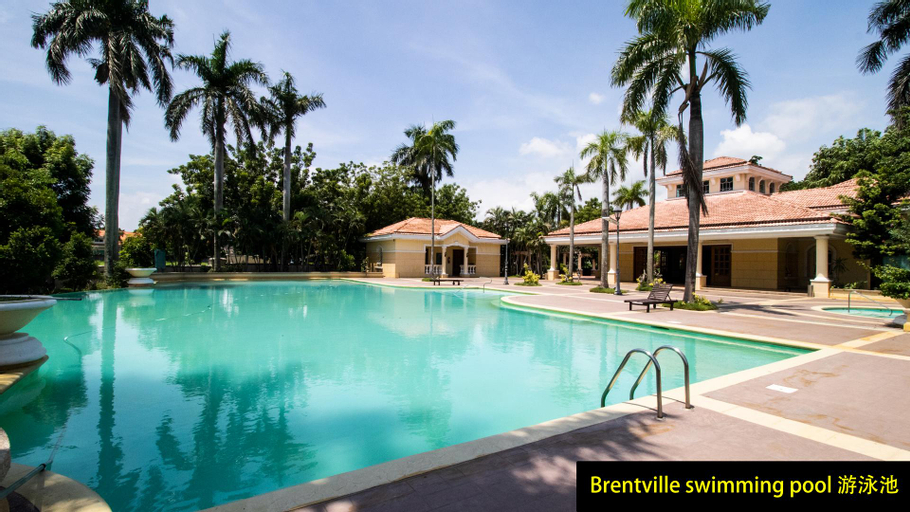 Brentville Luxrious Townhouse 4BR for Rent, Biñan