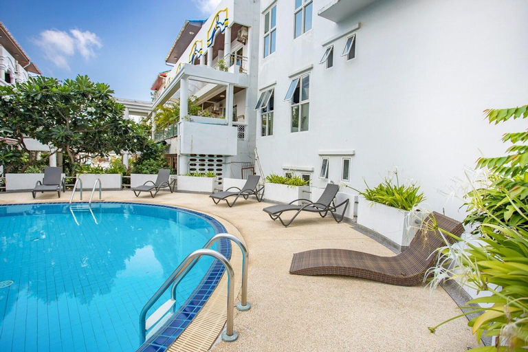 Beachfront Condo 2 bedrooms - near Bangla & Malls, Phuket Island