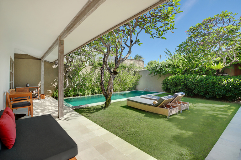 Exterior & Views 10