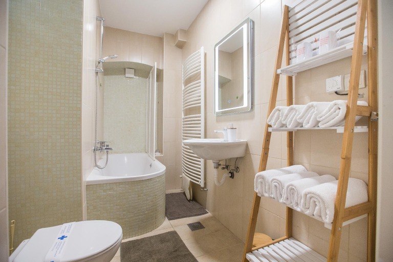 Bathroom 2, City center, Cozy, Free parking, 24h check-in, Zagreb