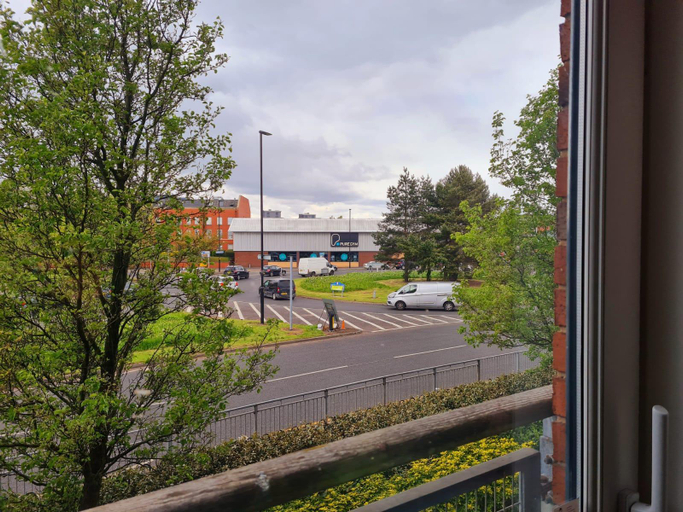 Others 3, Emerald Blossom,Sleeps 4, Warrington.Wifi,Parking, Warrington