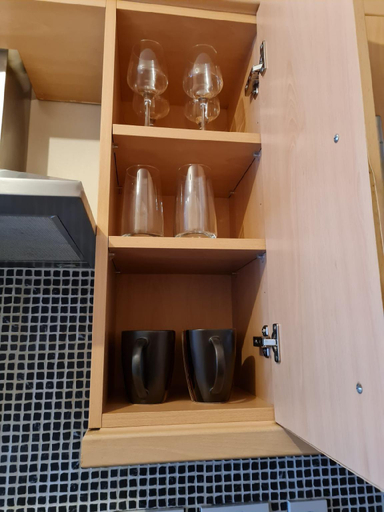 Others 5, Ample Comforts, Smart TV, Wifi, Safe and Clean, Warrington