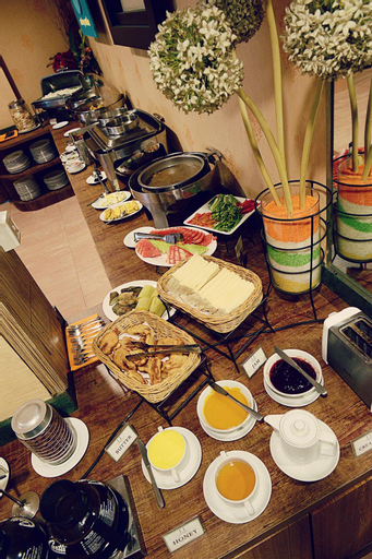 Food & Drinks 16