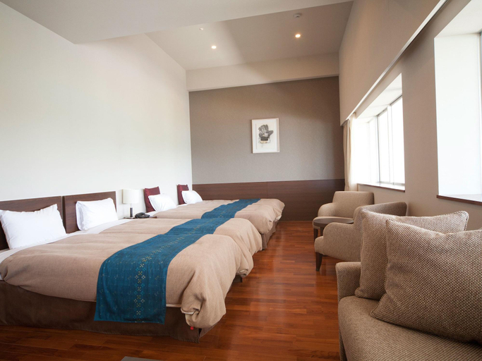 Bedroom 3, Hotel Hamahigajima Resort, Uruma