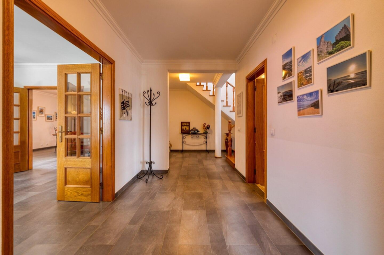 Public Area, Villa Casa Branca - with Private Pool & Big Garden, Lourinhã