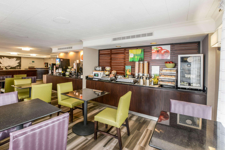 Food & Drinks 5, Quality InnSuites North Charleston AshleyPhosphate, Charleston