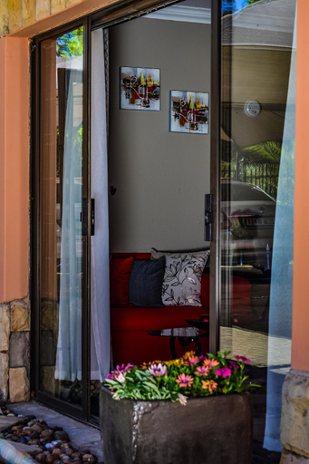 Others 4, Quiet Getaway. Top amenities for a great stay., Mangaung