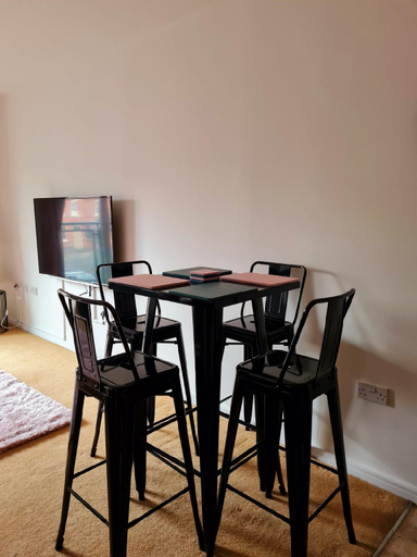 Others 4, Emerald Blossom,Sleeps 4, Warrington.Wifi,Parking, Warrington