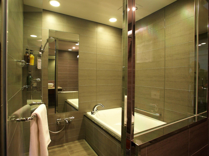Bathroom 5, Hotel Hamahigajima Resort, Uruma